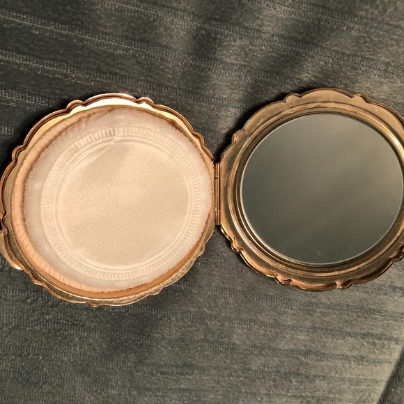 Mirror Compact, Powder - Picture 2 of 5
